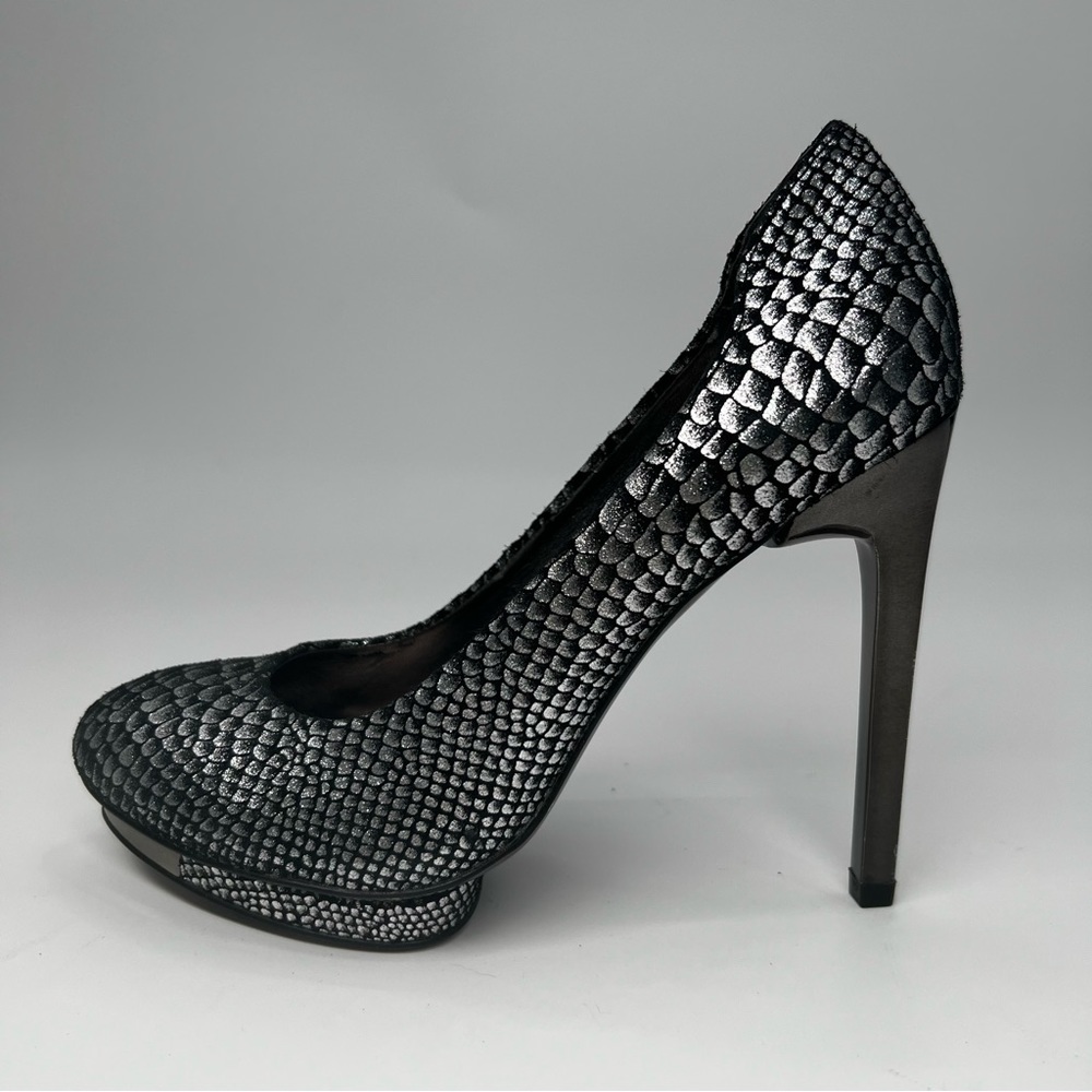 BCBG MaxAzria High Heels 7 Metallic Silver Black Snake Print Pumps Stilettos